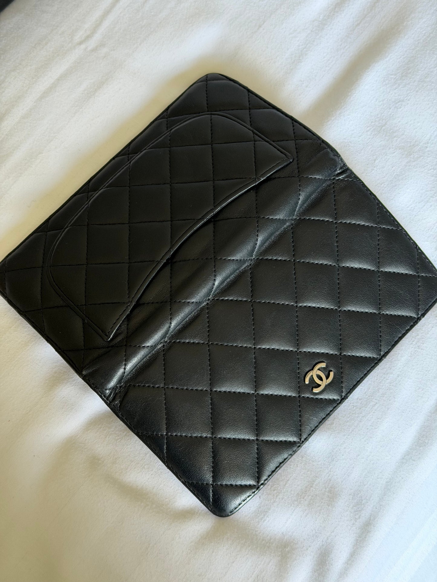 Pre-Owned Black Lambskin Leather Fold Wallet