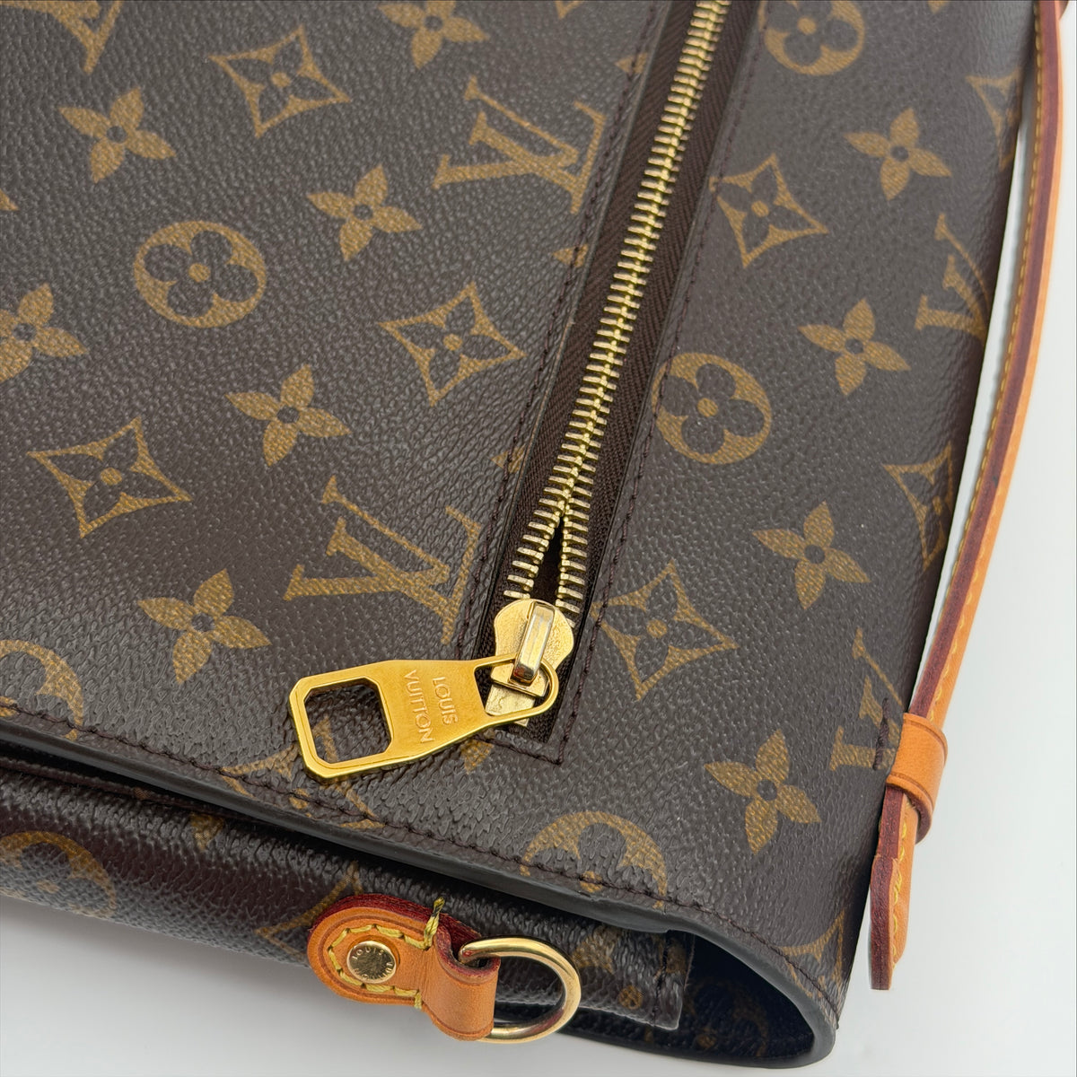 Pre-Owned LV Monogram Canvas Pochette Metis Crossbody Bag