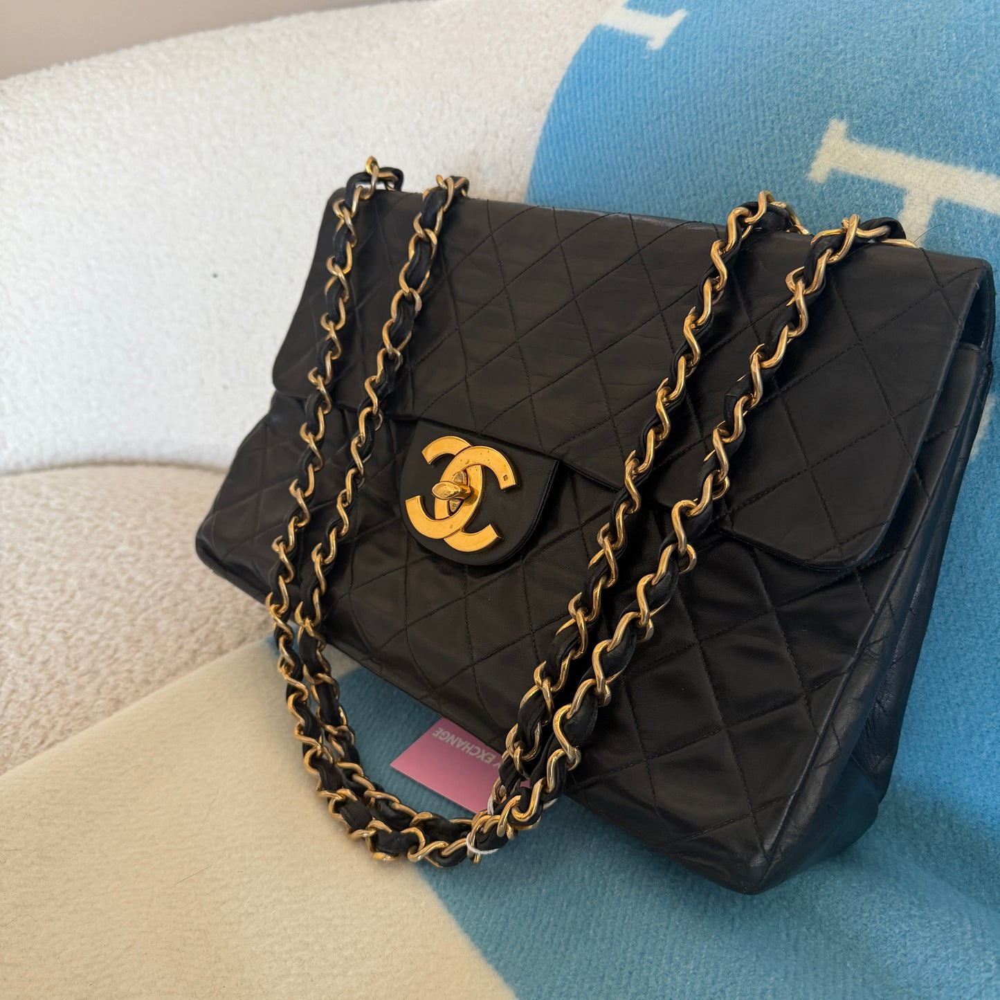 Pre-Owned Black Matelassé Lambskin Leather Maxi Single Flap Crossbody Bag