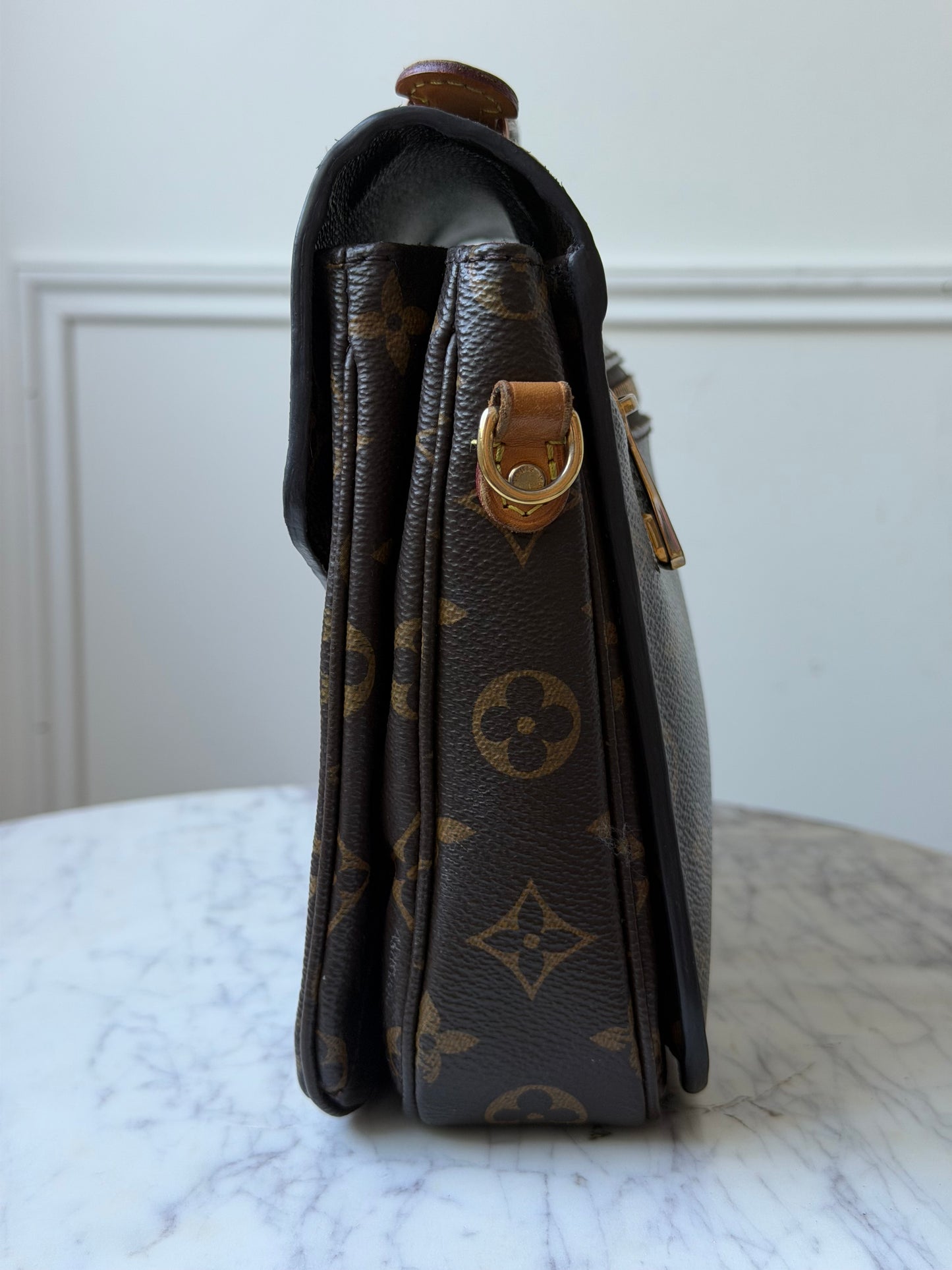 2018 Monogram Canvas Pochette Metis Handbag