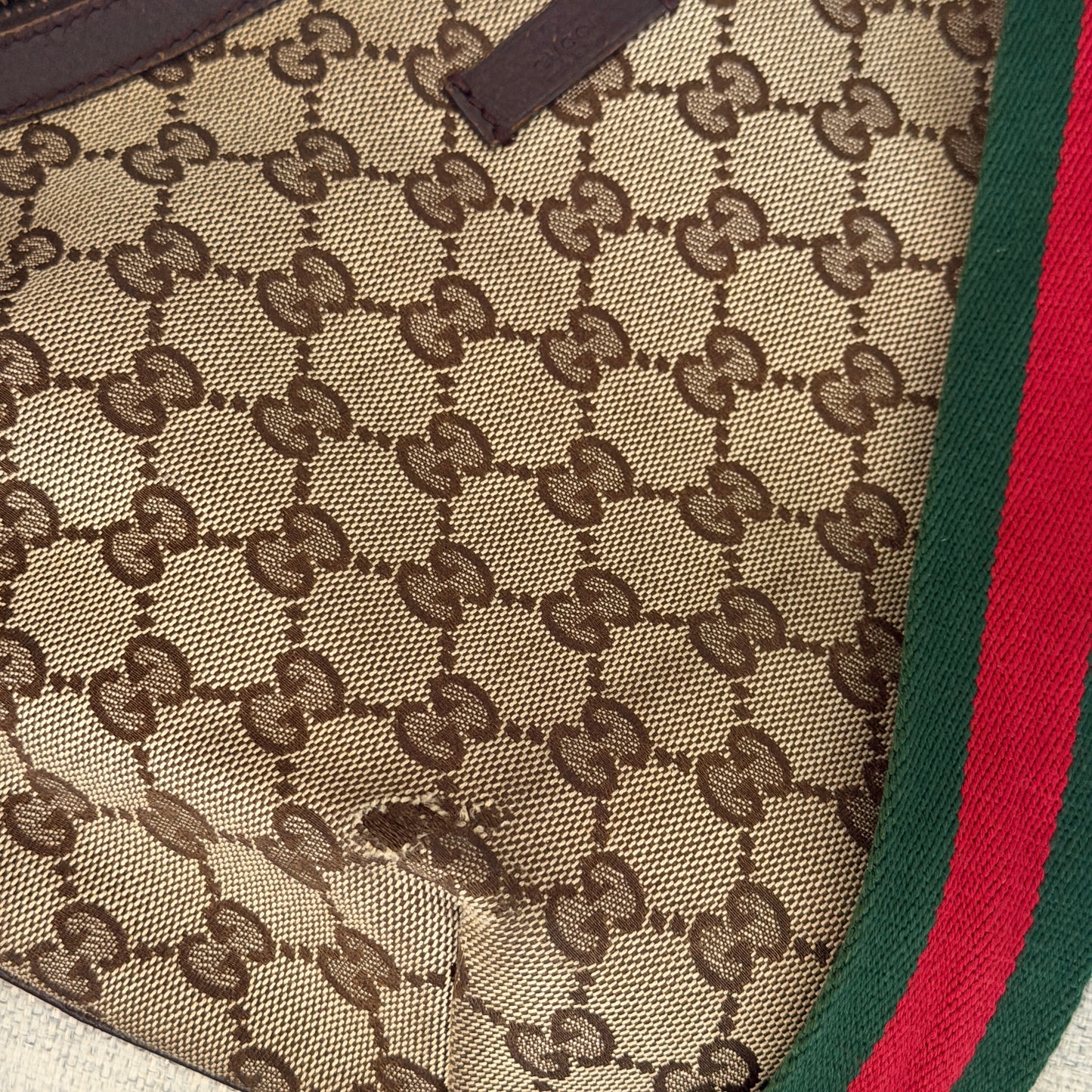 Pre-Owned Beige GG Canvas Crossbody Bag