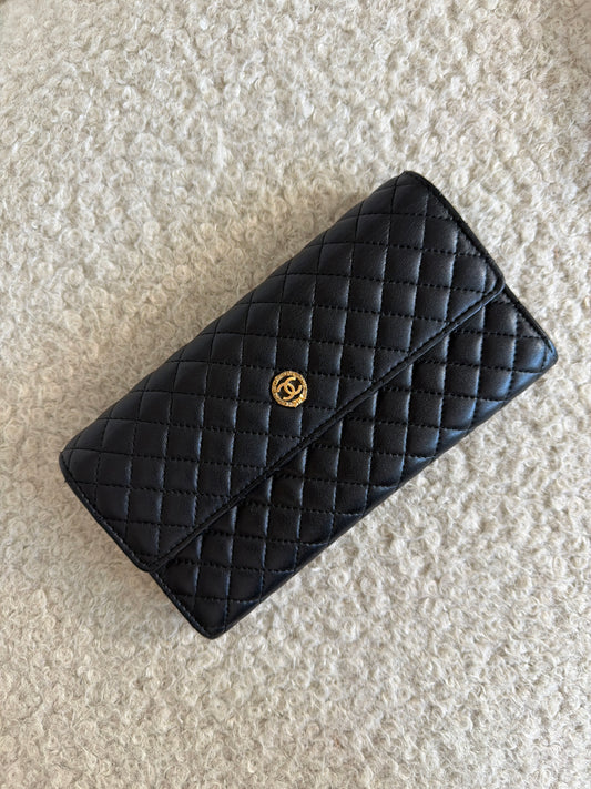 Pre-Owned Black Micromatelassé Lambskin Leather Wallet