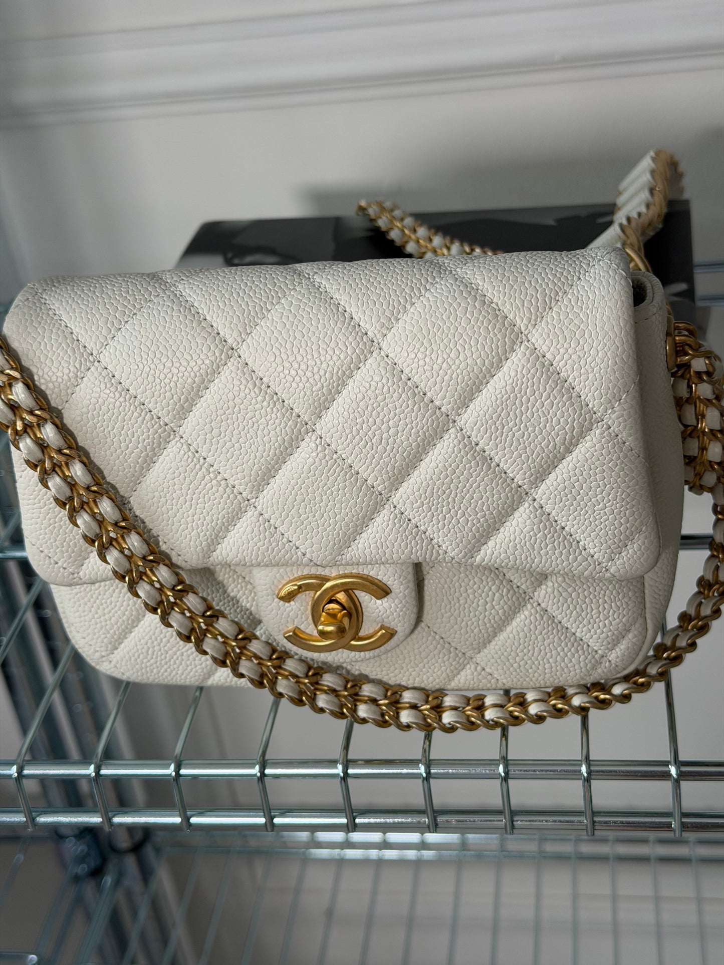 Pre-Owned White Caviar Double Chain Square Single Flap Crossbody Bag