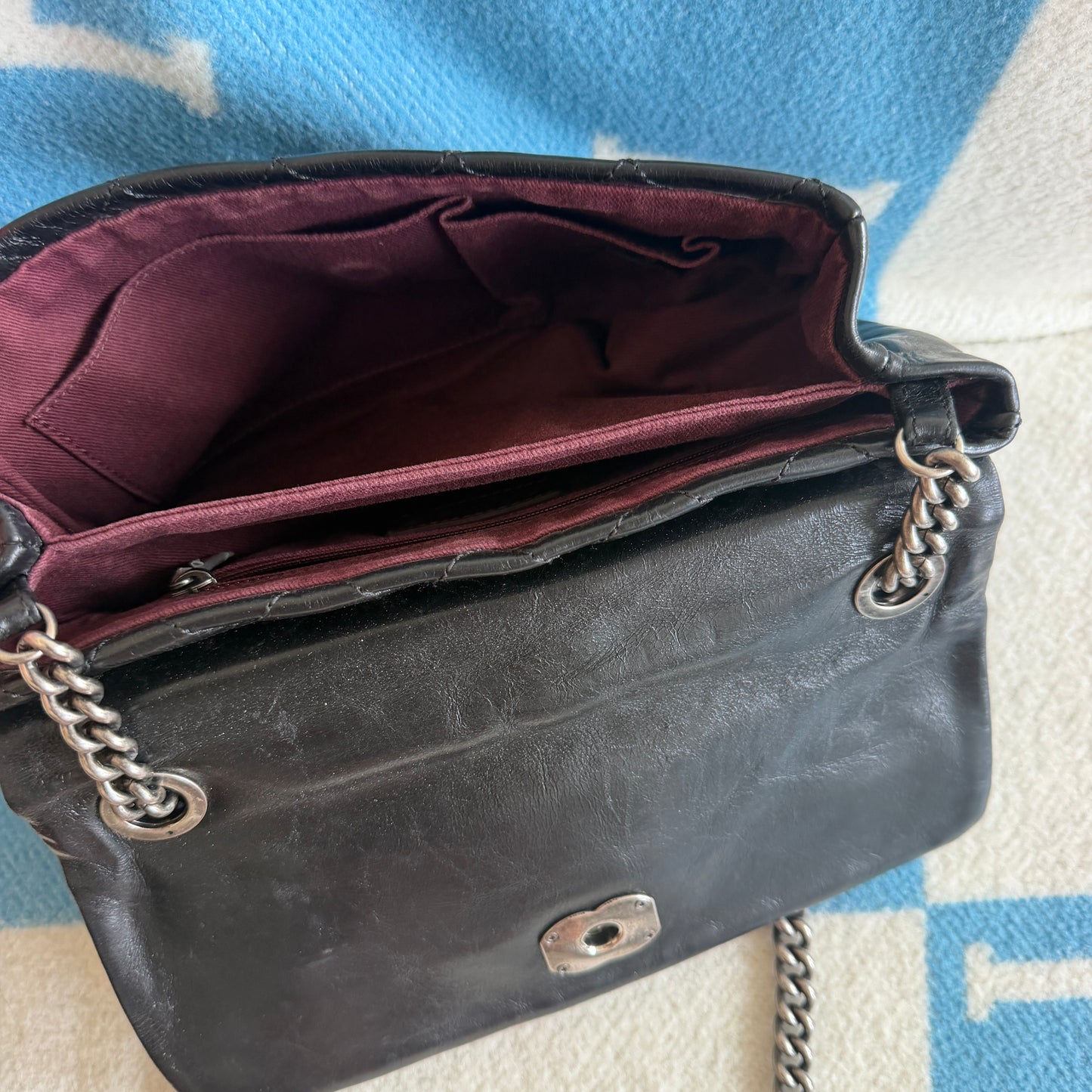 Pre-Owned Black Calfskin Leather Single Flap Crossbody Bag