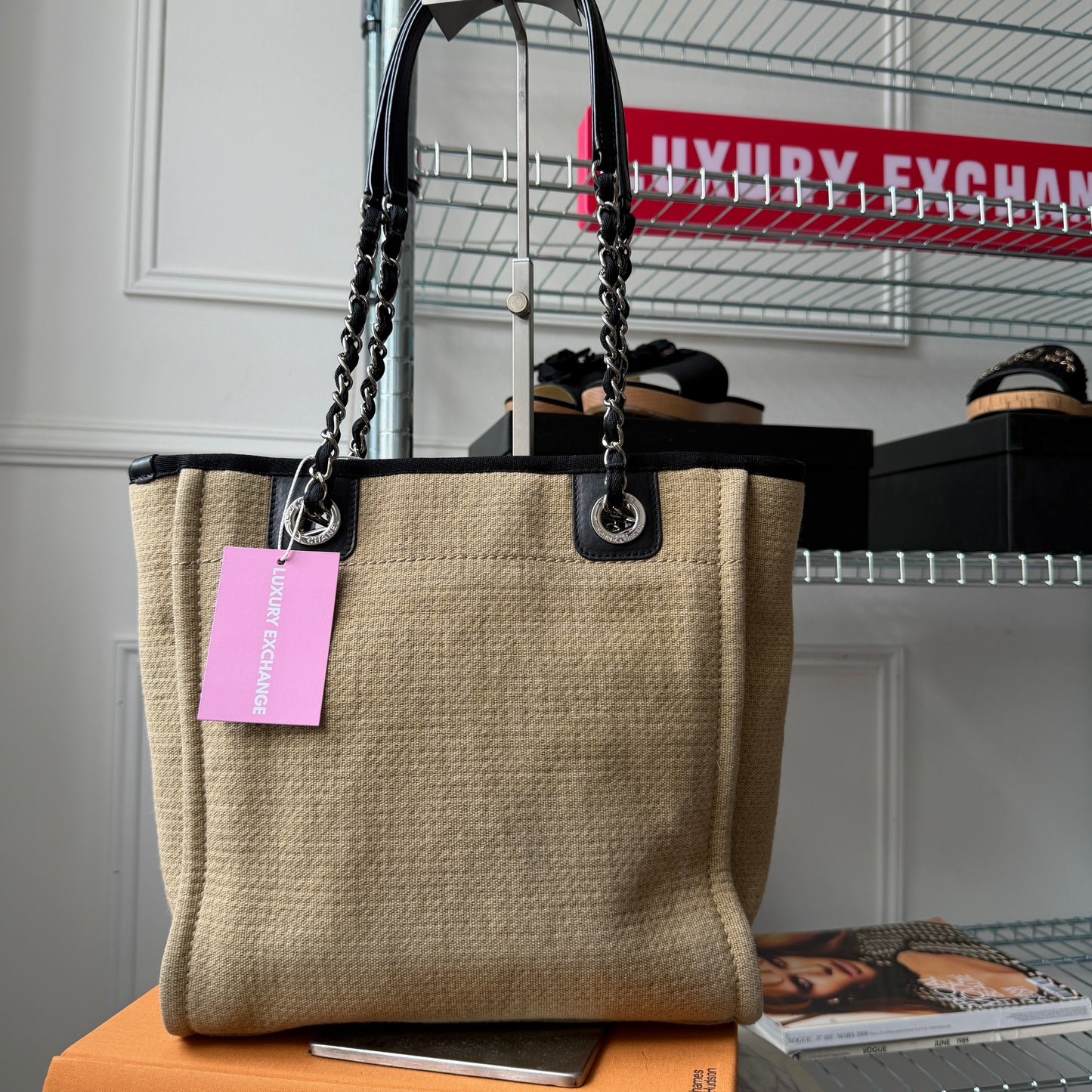 Pre-Owned Beige/Black Canvas Shoulder Bag