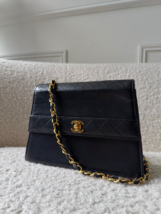 Black Lambskin Triangle Single Flap 24KGHW