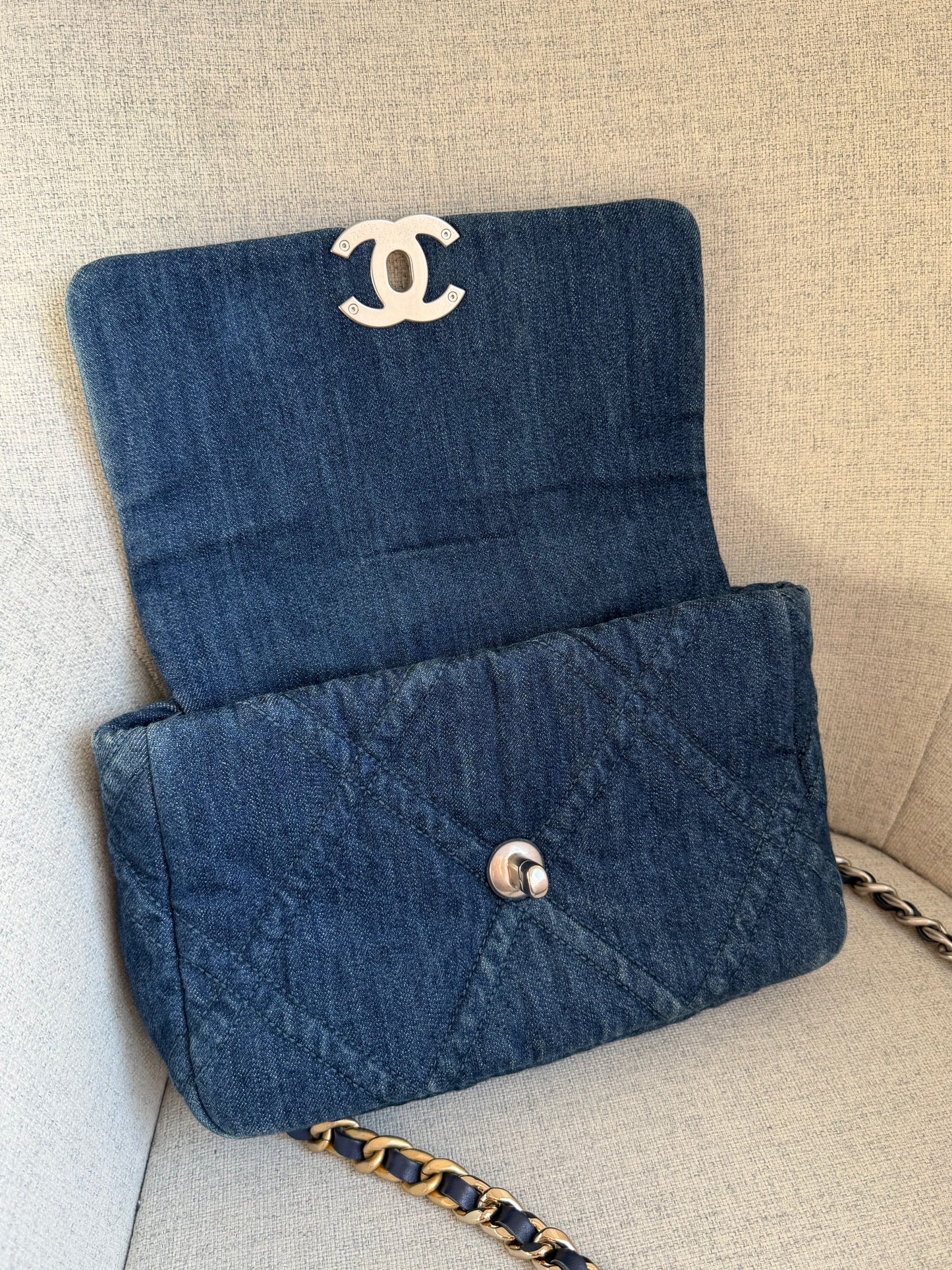 Pre-Owned Blue Denim 19 Crossbody Bag