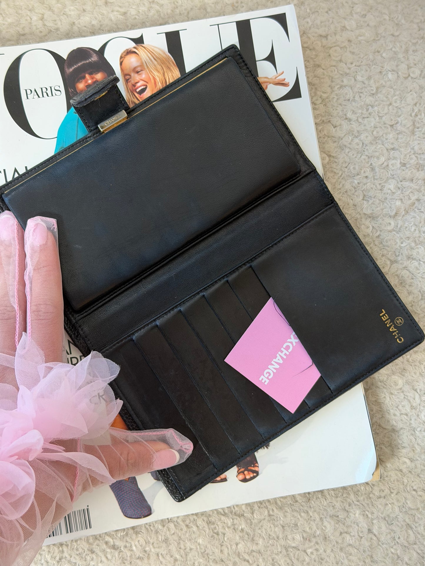 Pre-Owned Black Caviar Leather Wallet