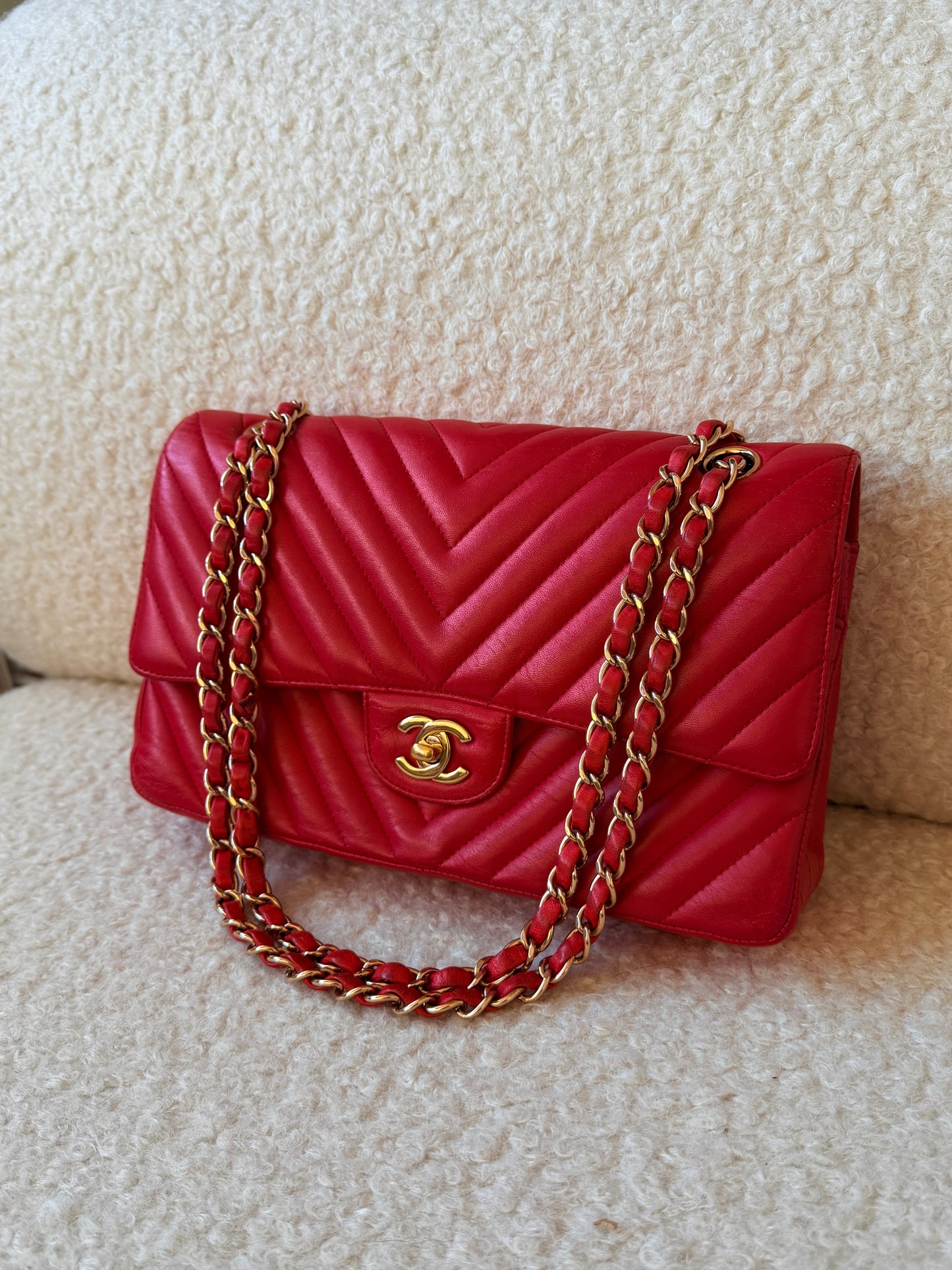 2017 Red Chevron Classic Medium Double Flap Gold Hardware