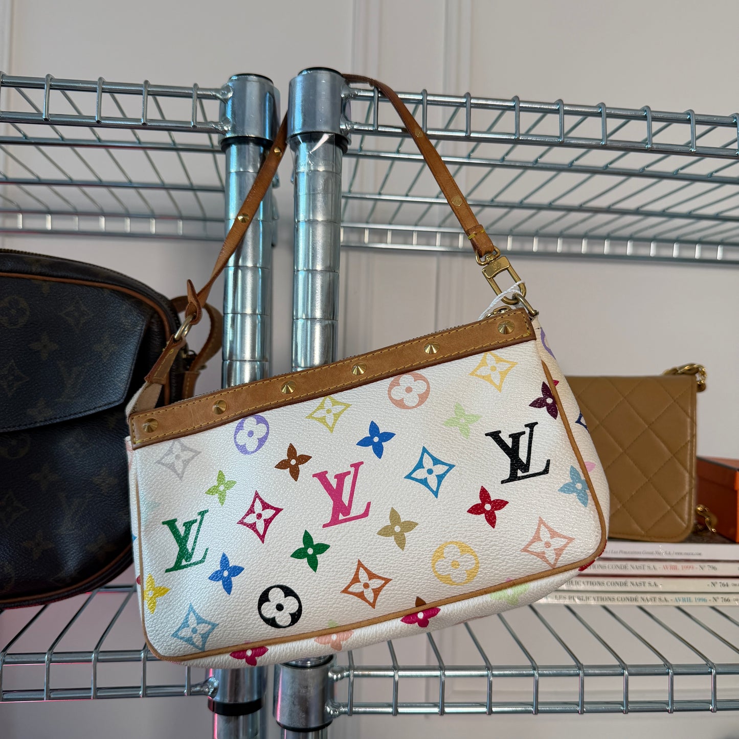 Pre-Owned LV White Multicolore Canvas Pochette Accessoires Shoulder Bag