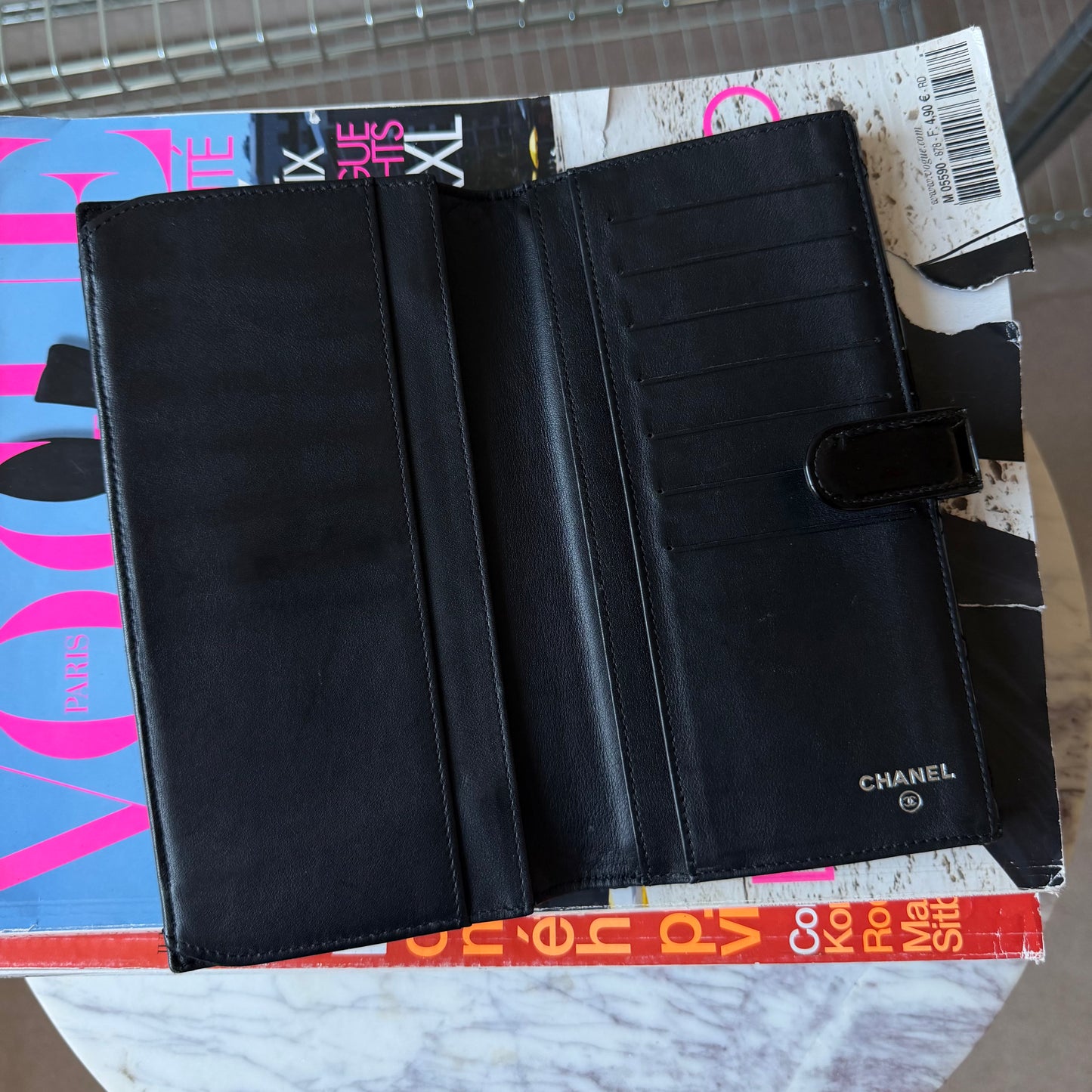 Pre-Owned Black Matelassé Patent Leather Wallet