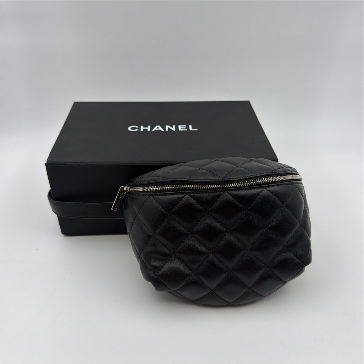 Pre-Owned Black Matelassé Lambskin Leather Belt Bag