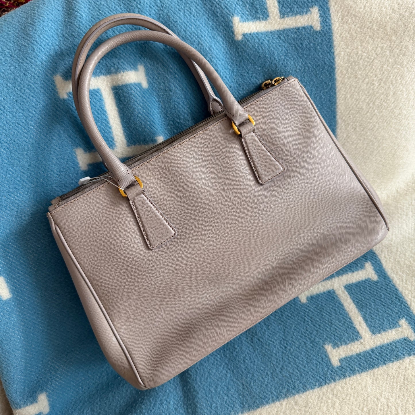 Pre-Owned Grey Saffiano Leather Galleria Handbag