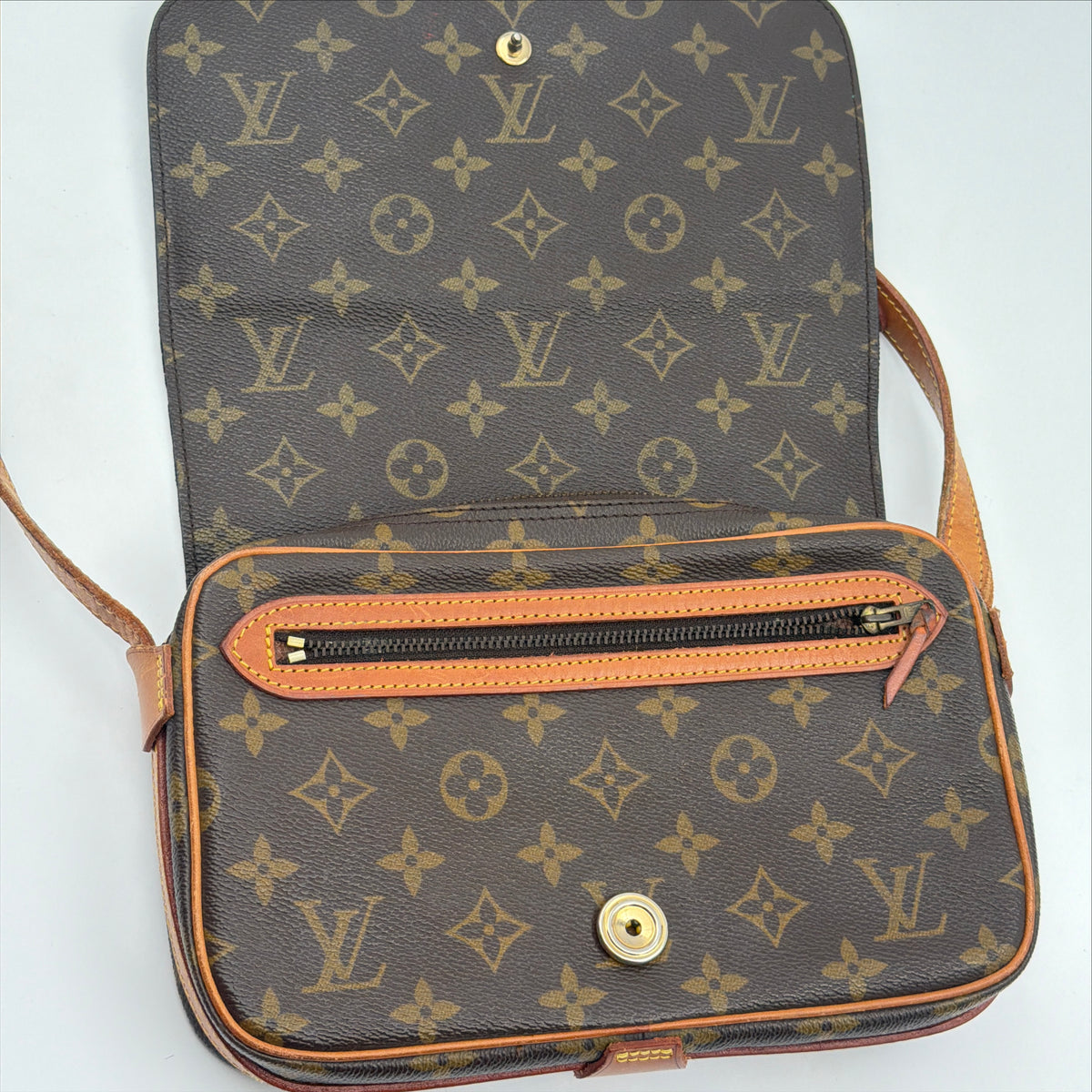 Pre-Owned LV Monogram Canvas Saint Germain 23 Crossbody Bag