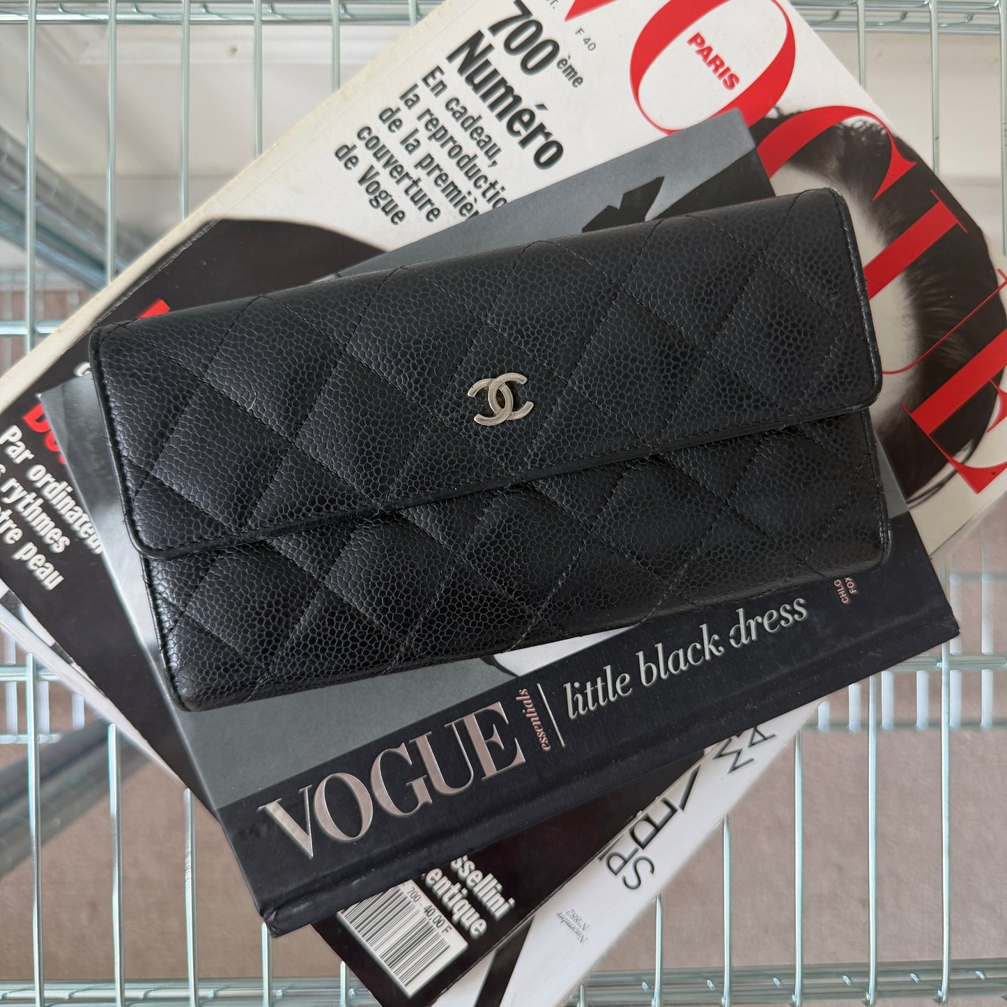 Pre-Owned Black Matelassé Caviar Leather Wallet