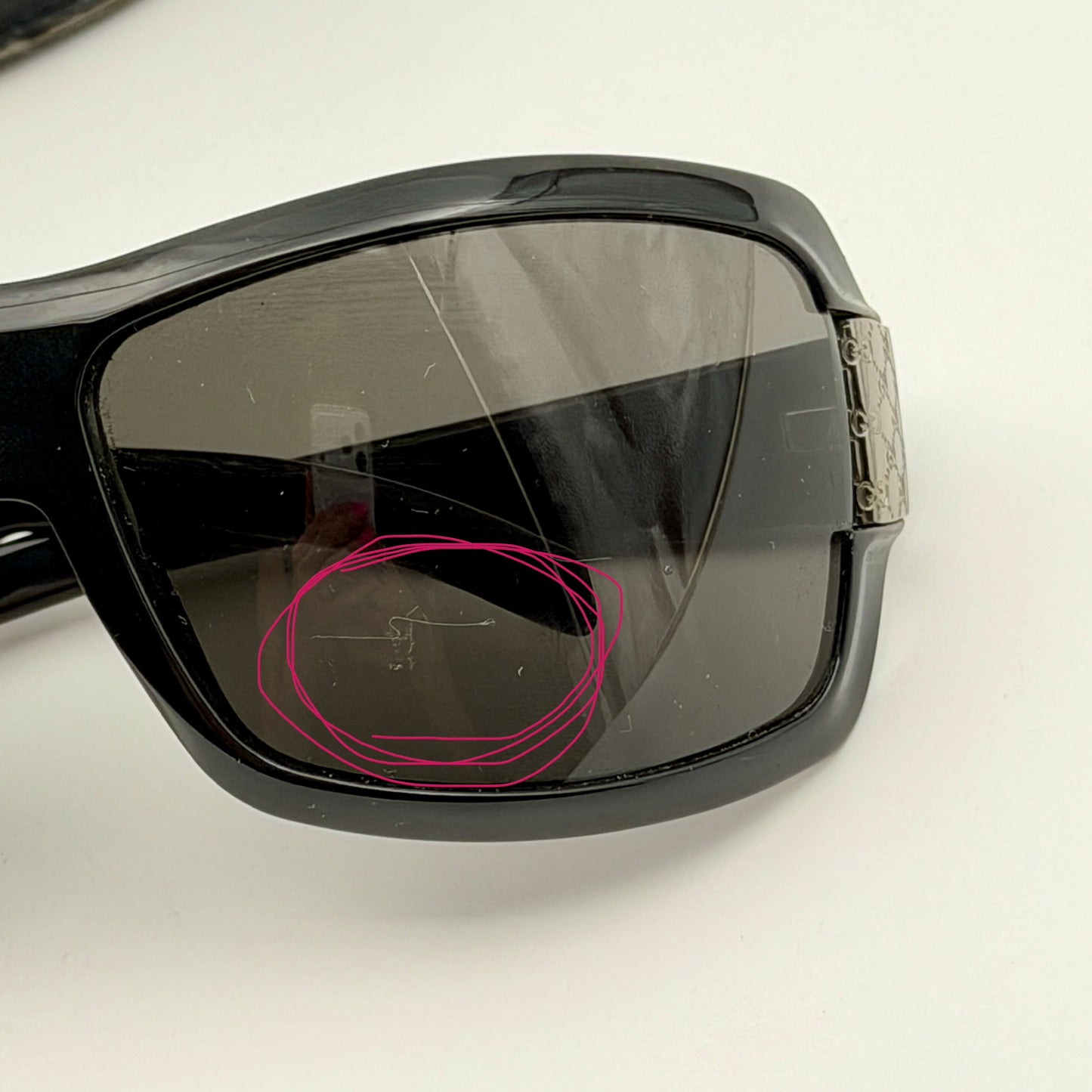 Pre-Owned Black Sunglasses