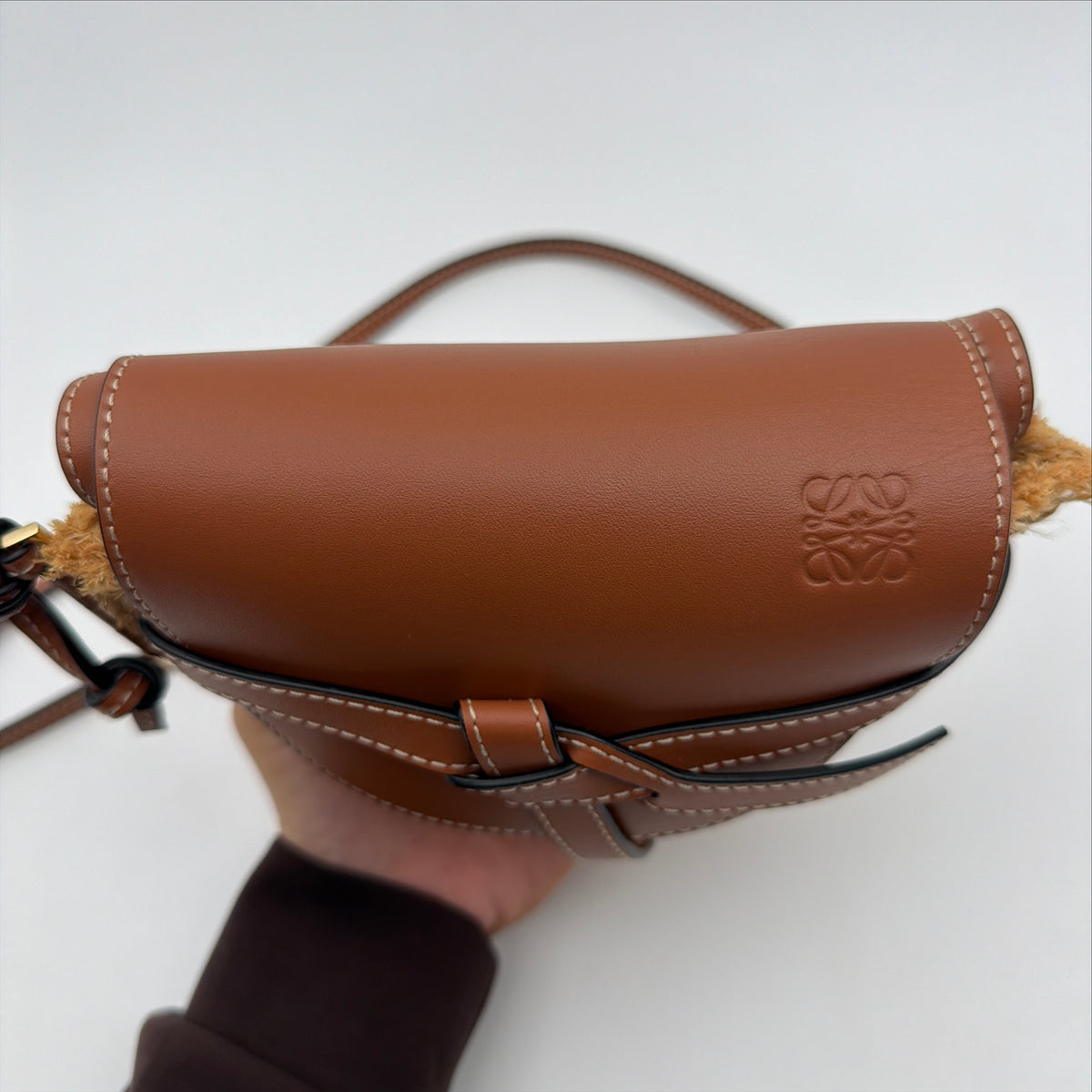 Pre-Owned Tan Raffia Crossbody Gate Bag