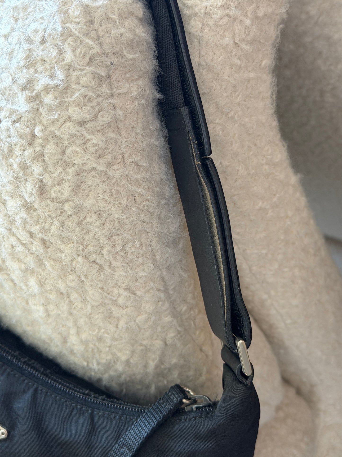 Pre-Owned Black Nylon Shoulder Bag