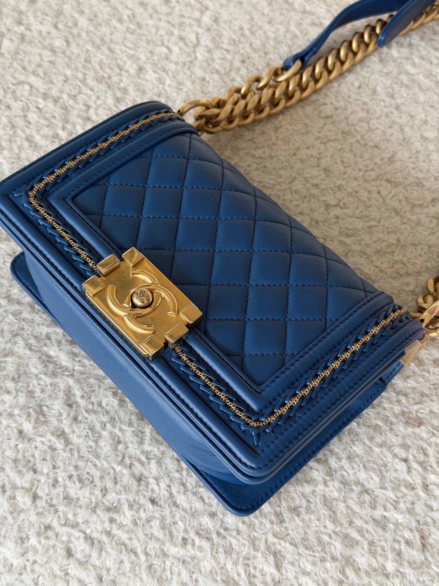 Pre-Owned Navy Lambskin Boy Single Flap