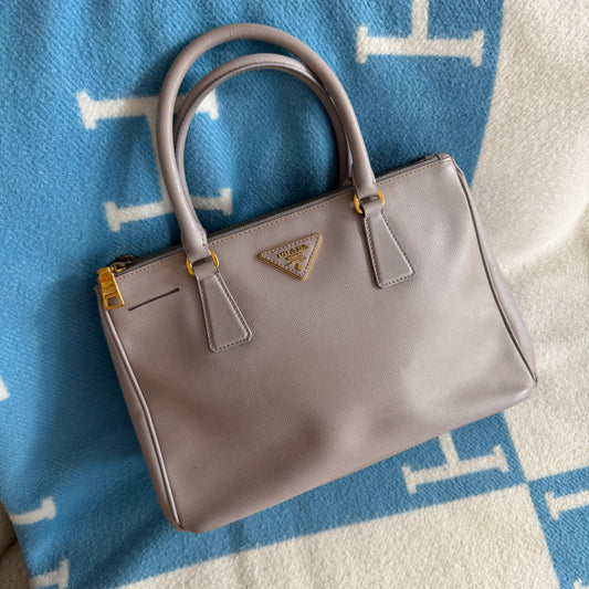 Pre-Owned Grey Saffiano Leather Galleria Handbag