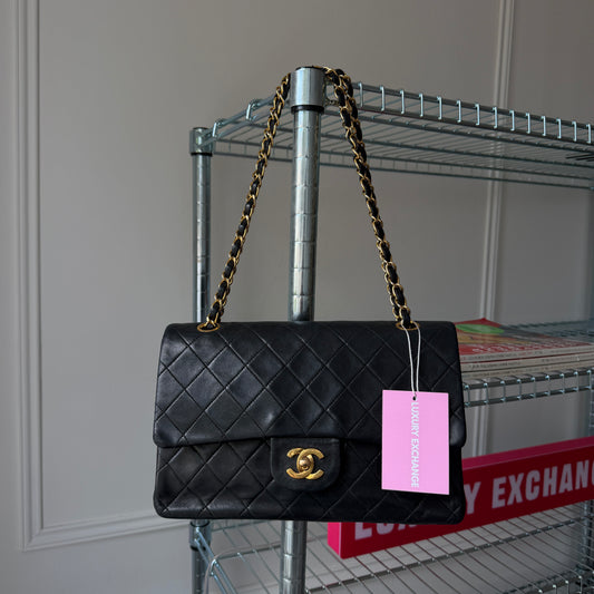 Pre-Owned Black Matelassé Lambskin Medium Classic Flap