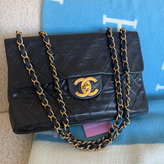 Pre-Owned Black Matelassé Lambskin Leather Maxi Single Flap Crossbody Bag