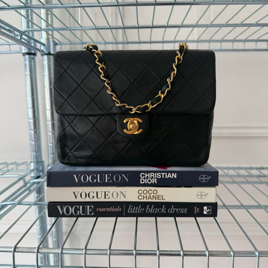 Pre-Owned Black Matelassé Lambskin Crossbody Square Single Flap Bag