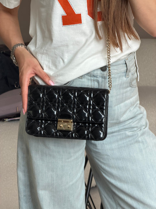 Pre-Owned Black Cannage Patent Leather Crossbody Bag