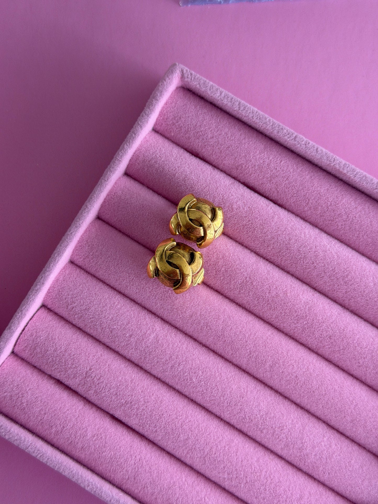 Pre-Owned CC Gold-Plated Clip-On Earrings