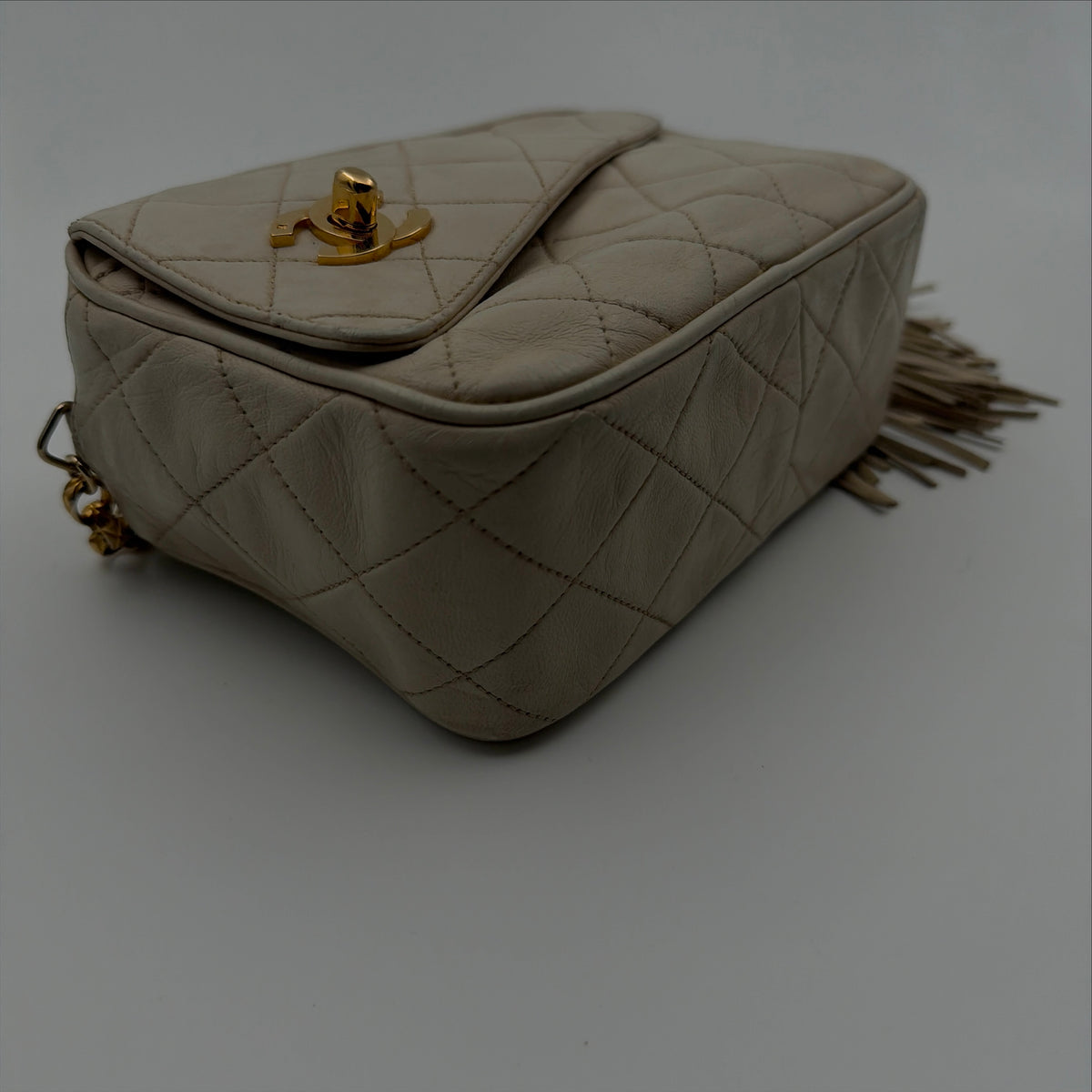 Pre-Owned Bijoux Beige Matelassé Lambskin Leather Camera Bag