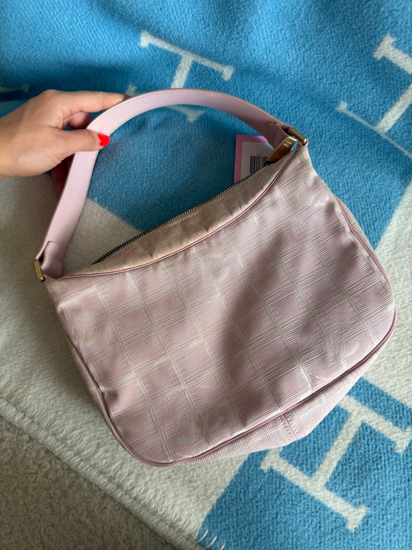 Pre-Owned Pink Travelline Nylon Shoulder Bag