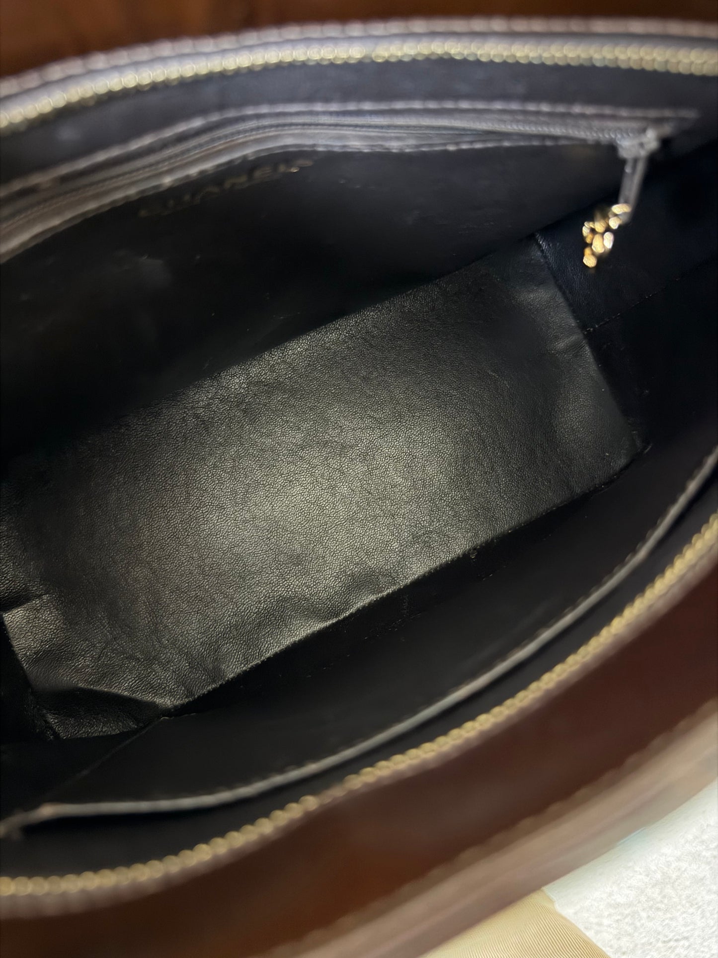Pre-Owned Brown Patent Leather Medallion Tote Bag