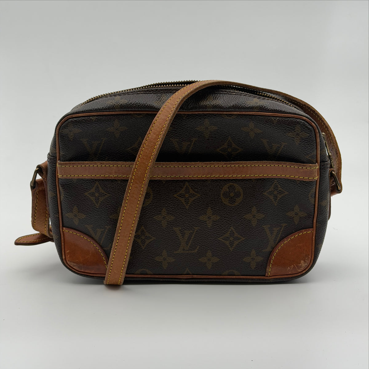 Pre-Owned LV Monogram Canvas Trocadero 23 Crossbody Bag