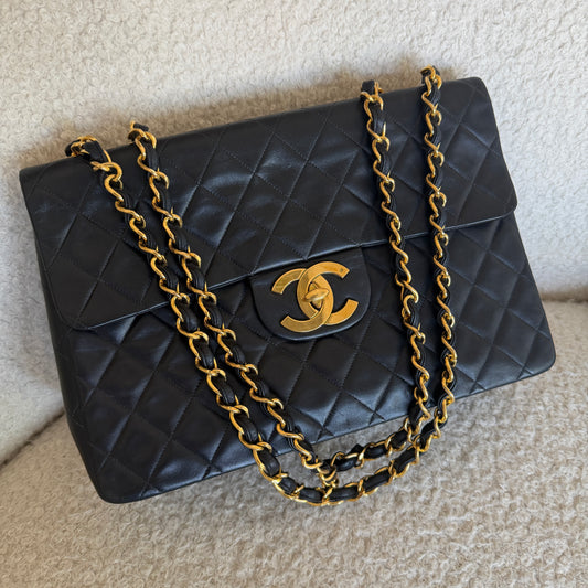 Pre-Owned Black Matelassé Lambskin Leather Maxi Single Flap Crossbody Bag