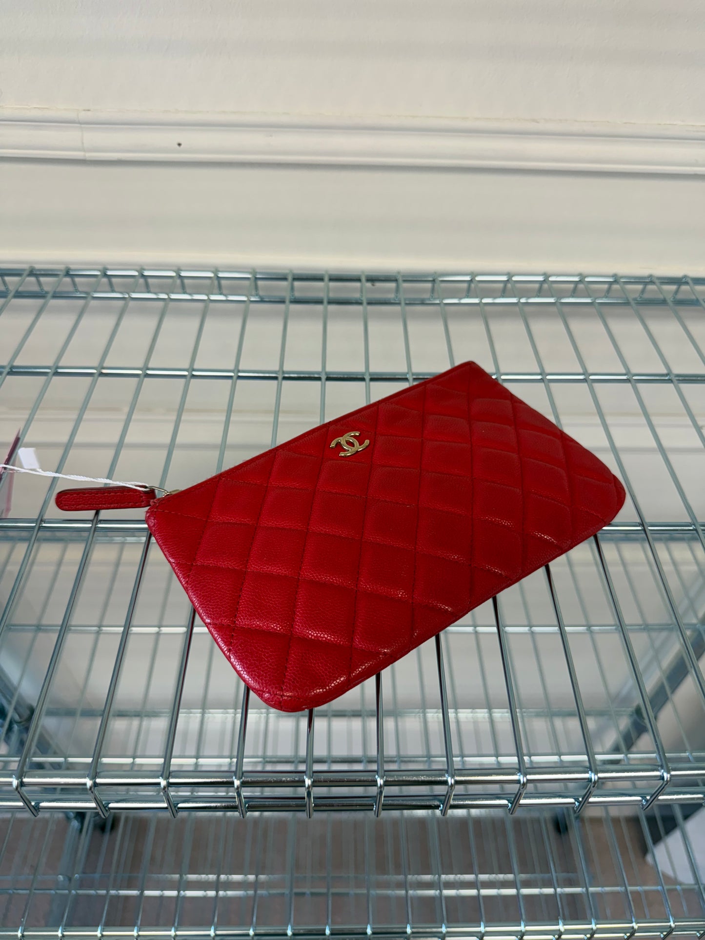 Pre-Owned Red Matelassé Caviar Leather Pouch GHW
