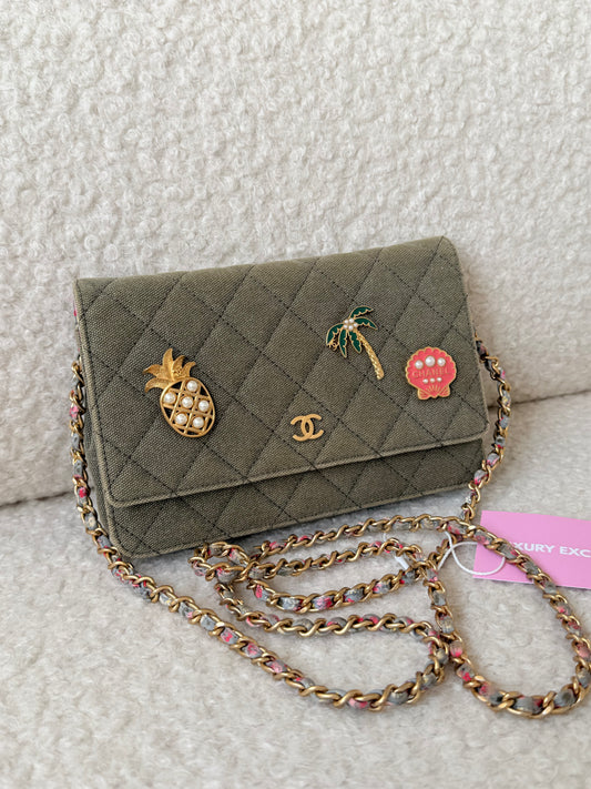 2017 Limited Edition Khaki Paris-Cuba Wallet on Chain