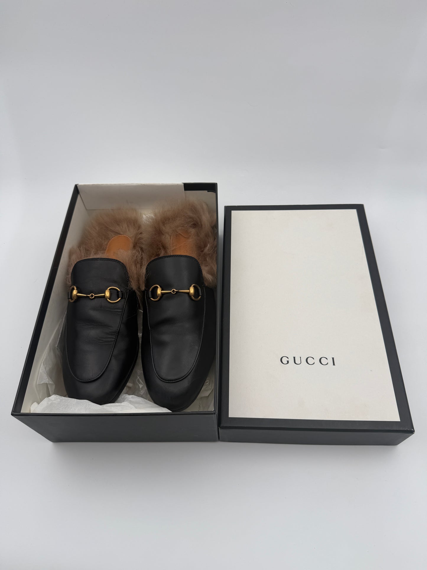 Pre-Owned Black Leather/Fur Princeton UK6
