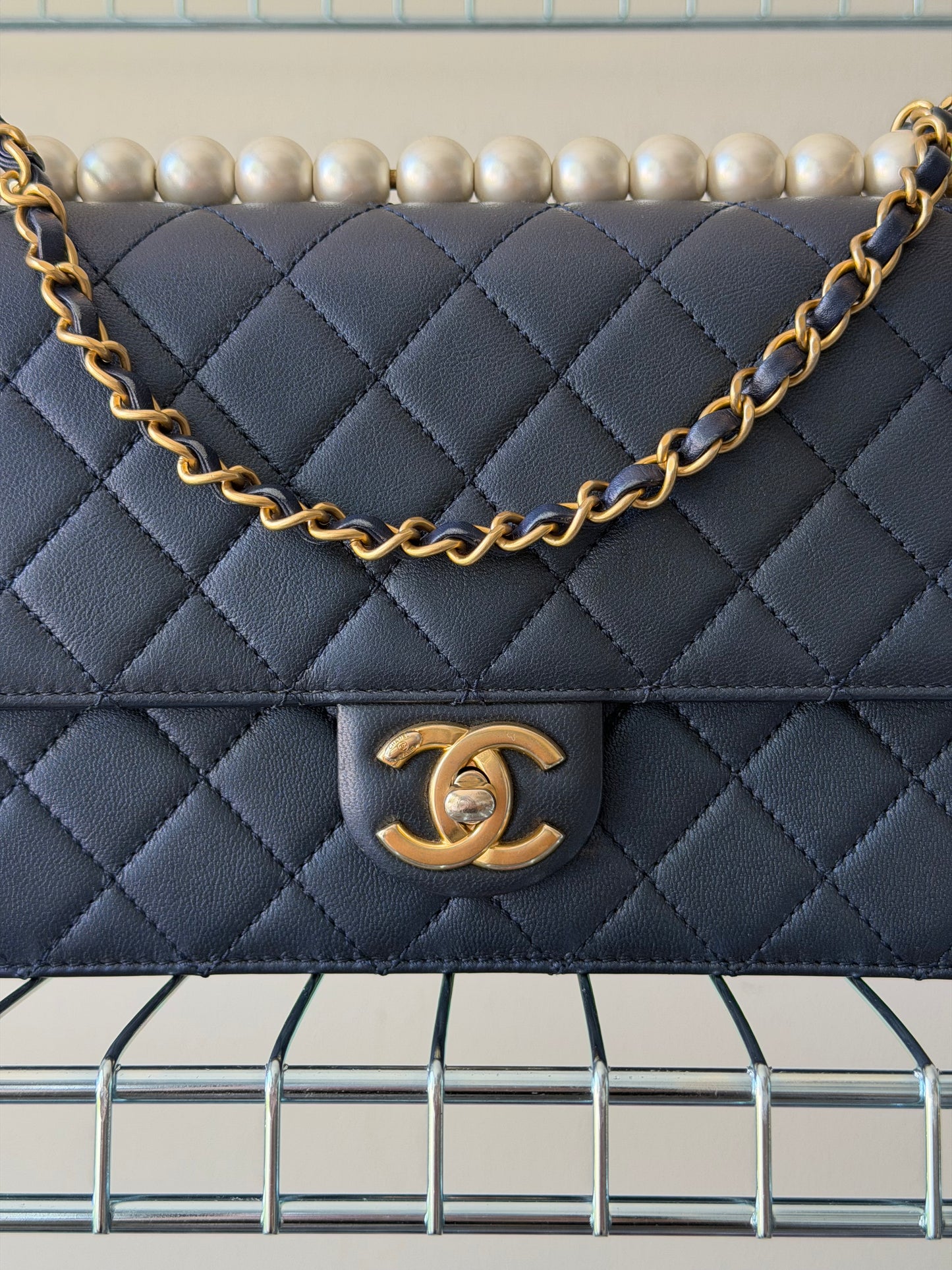 Pre-Owned Navy Metallic Lambskin Pearl Single Flap