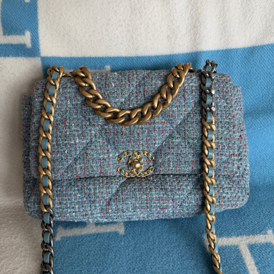 Pre-Owned Blue Tweed Crossbody 19 Single Flap Bag