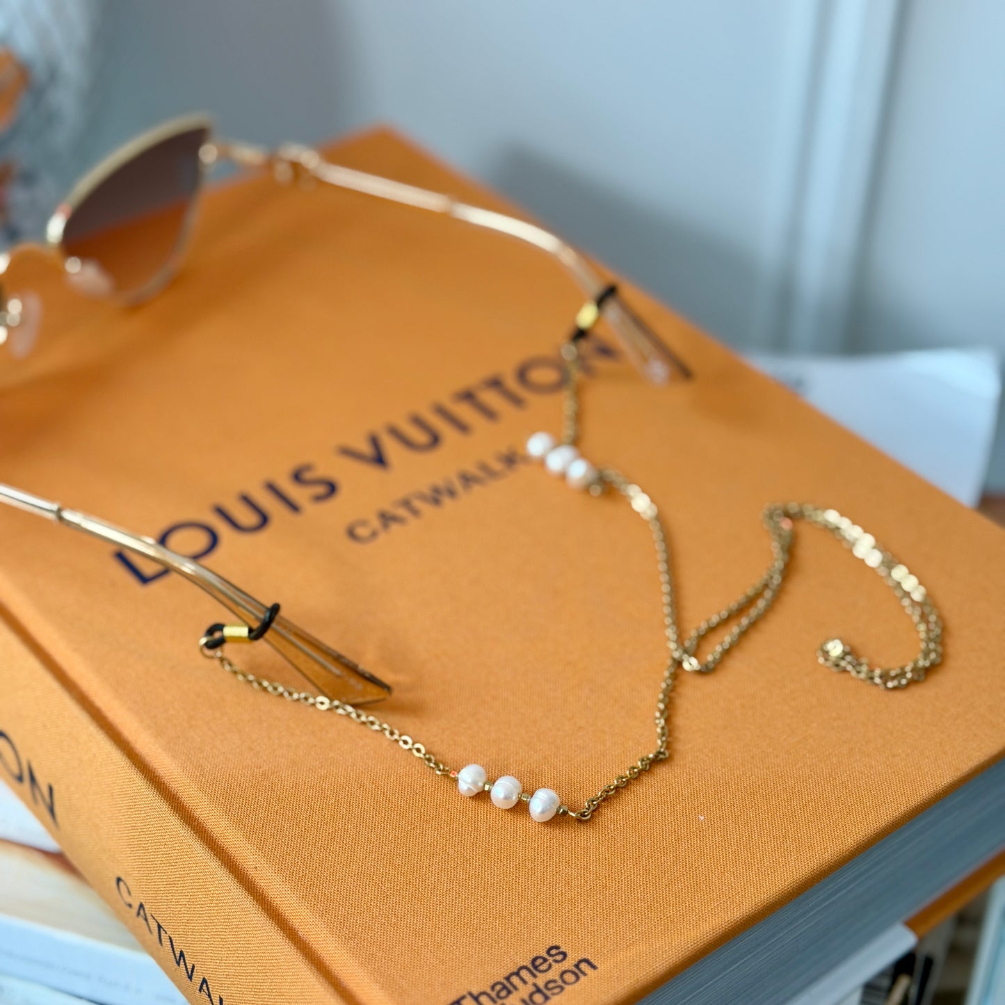 Cool But Chic Sunglasses Chain