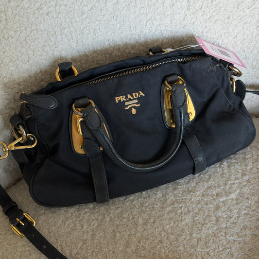 Pre-Owned Black Nylon Crossbody Boston Bag