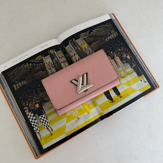 Pre-Owned Pink Epileather Twist Wallet