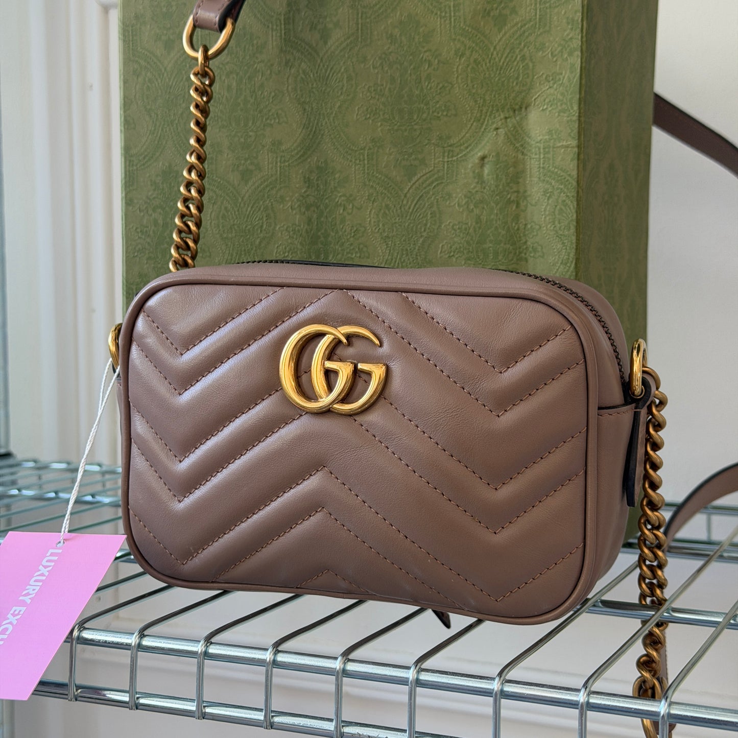 Pre-Owned Beige Leather Camera Bag