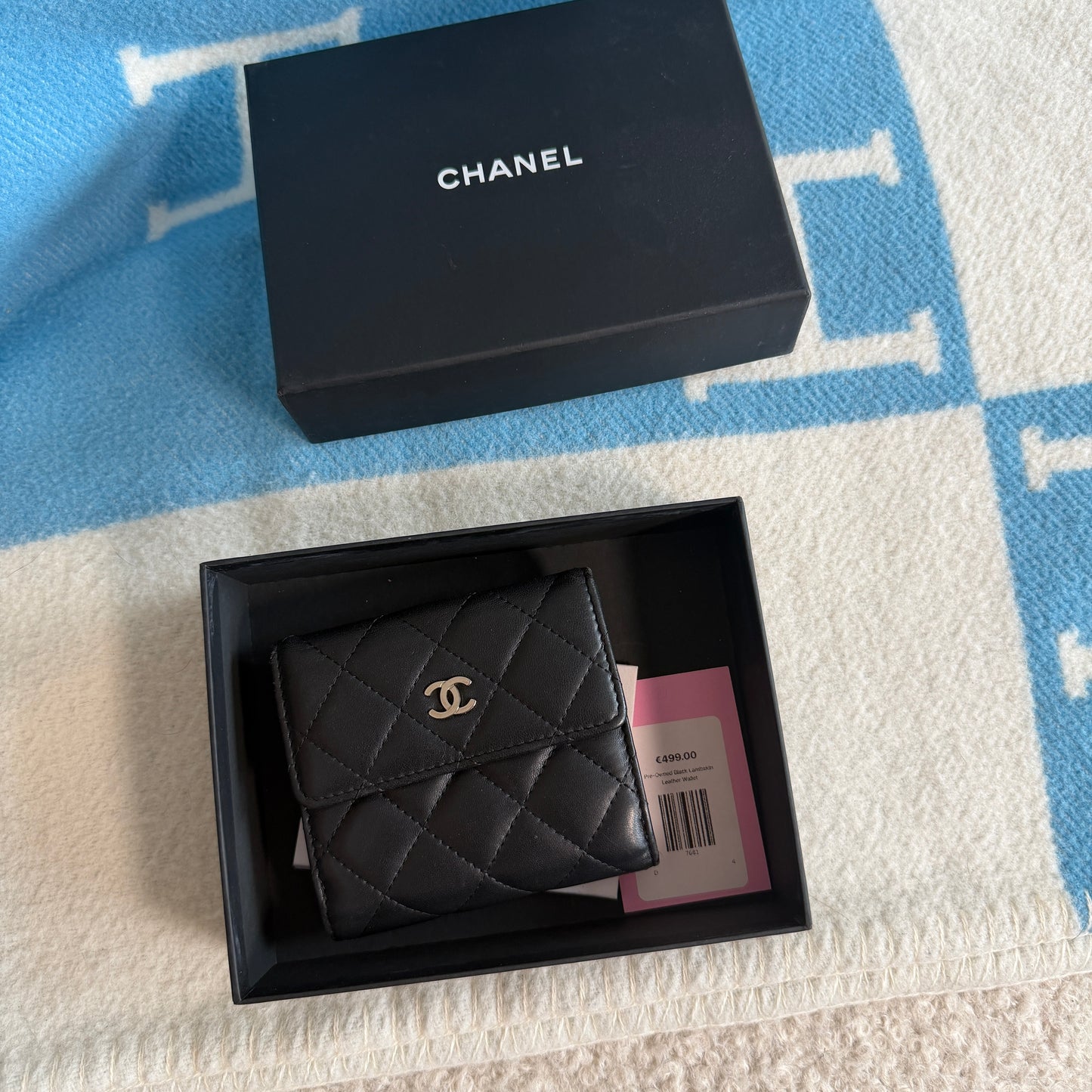 Pre-Owned Black Lambskin Leather Wallet