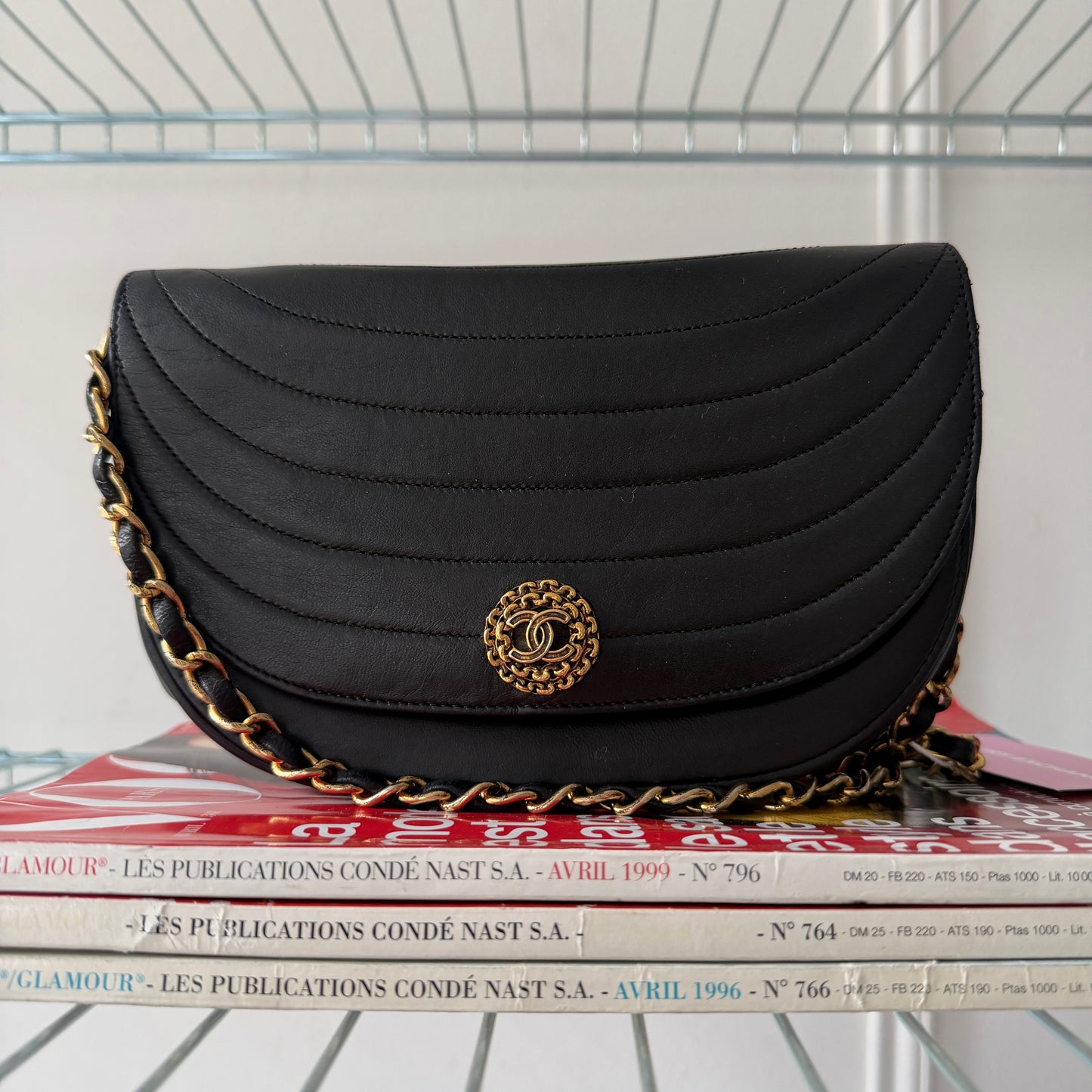 Pre-Owned Black Wave Quilted Lambskin Leather Shoulder Bag