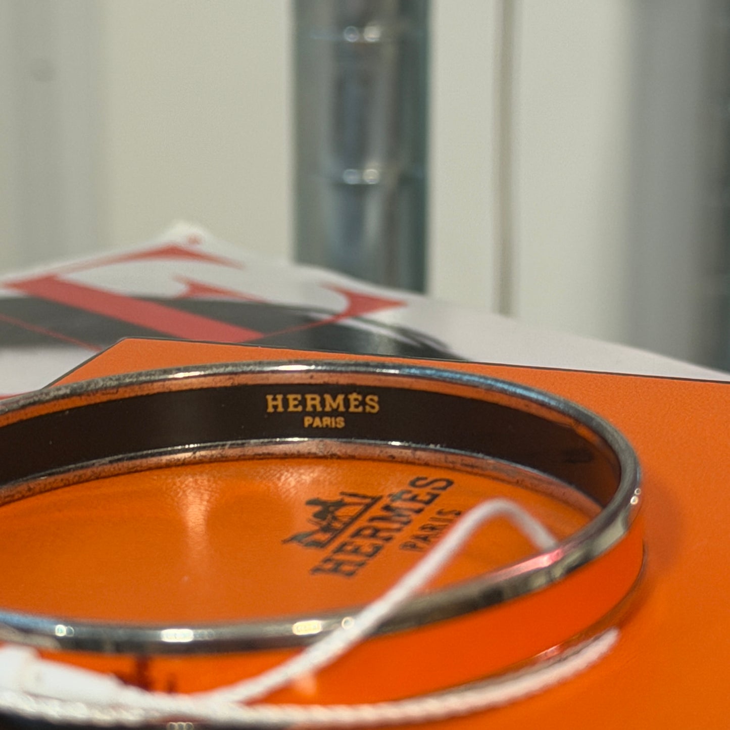 Pre-Owned Orange Silver-Tone Metal Bangle Bracelet