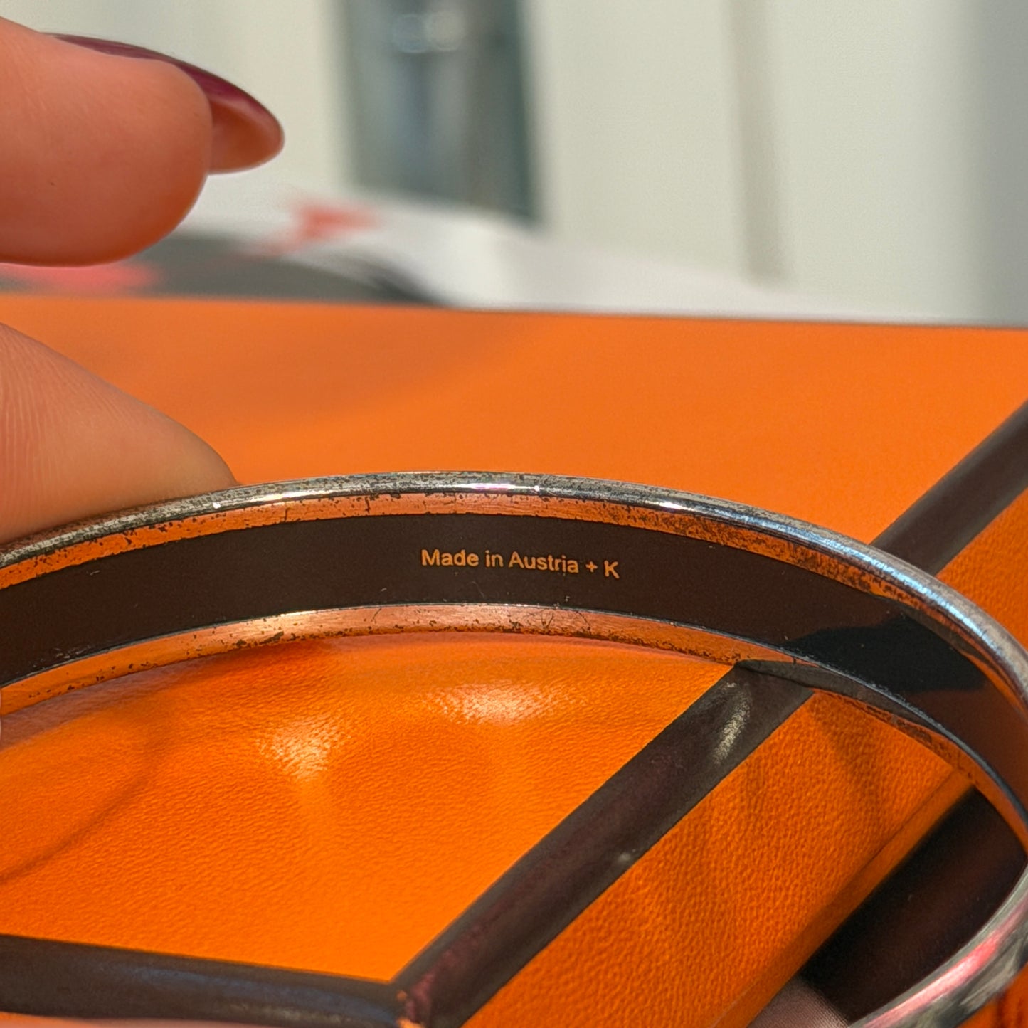 Pre-Owned Orange Silver-Tone Metal Bangle Bracelet