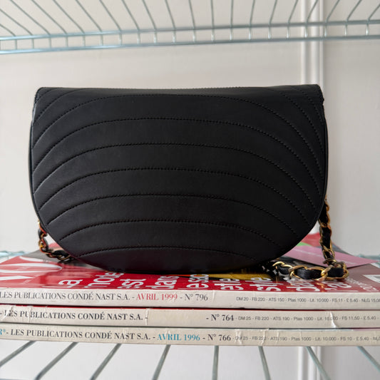 Pre-Owned Black Wave Quilted Lambskin Leather Shoulder Bag