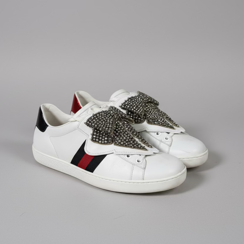 White Trainers w/Bow UK5