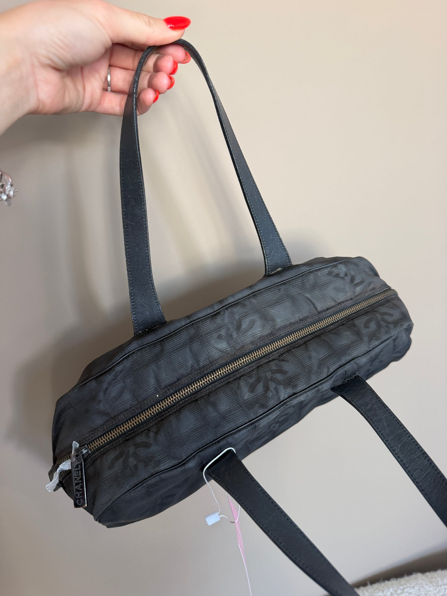 Pre-Owned Black Travelline Nylon Shoulder Bag